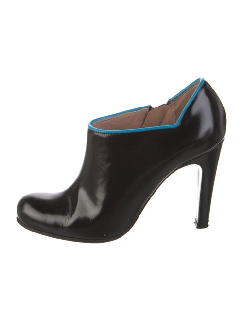 Marc by Marc Jacobs Leather T-Strap Pumps