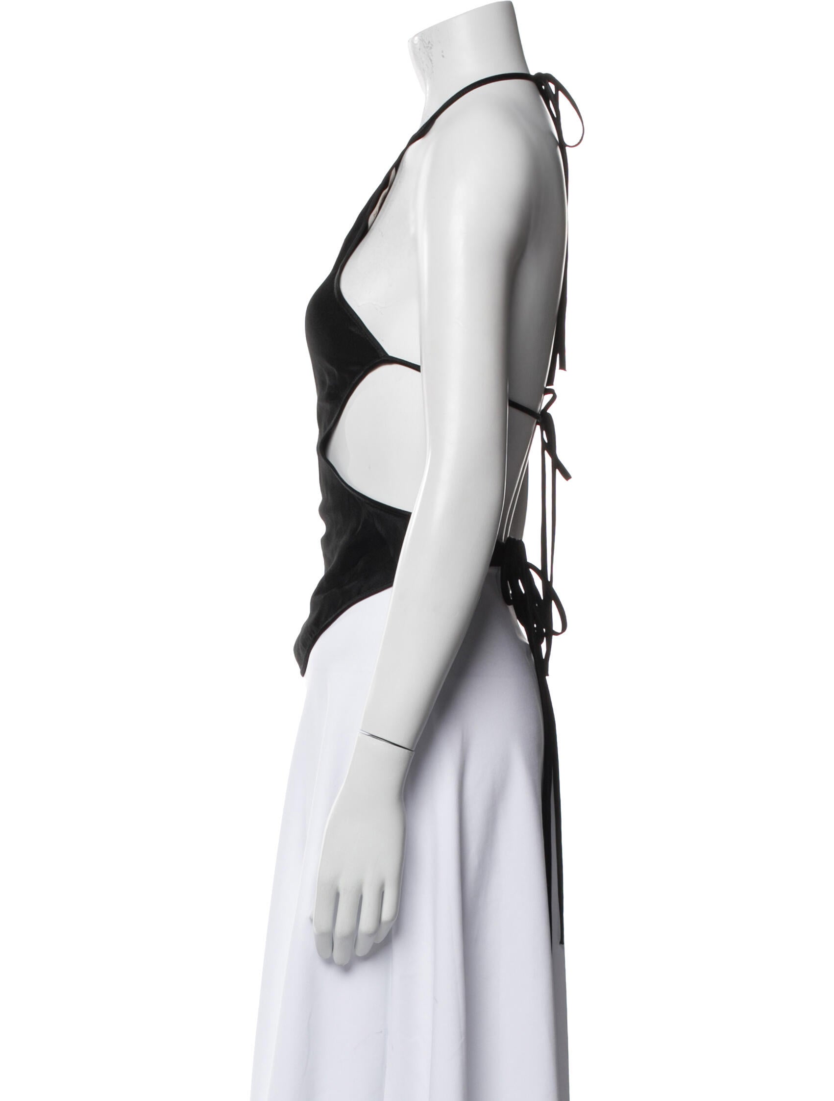 MATÉRIEL Crew Neck Sleeveless Crop Top