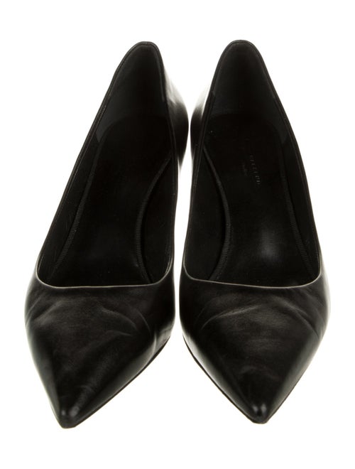 Weekend Max Mara Leather Pumps