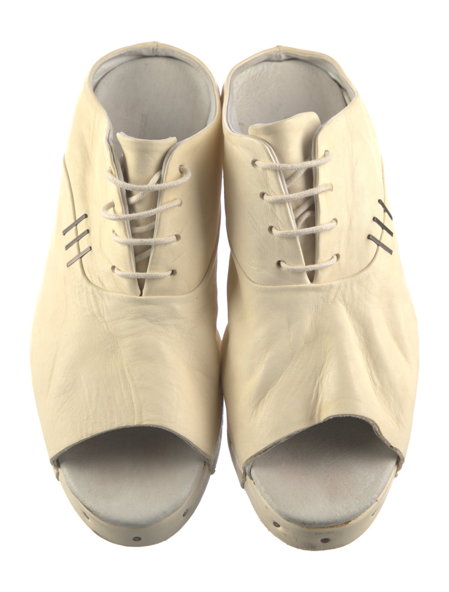 Masnada Leather Slides