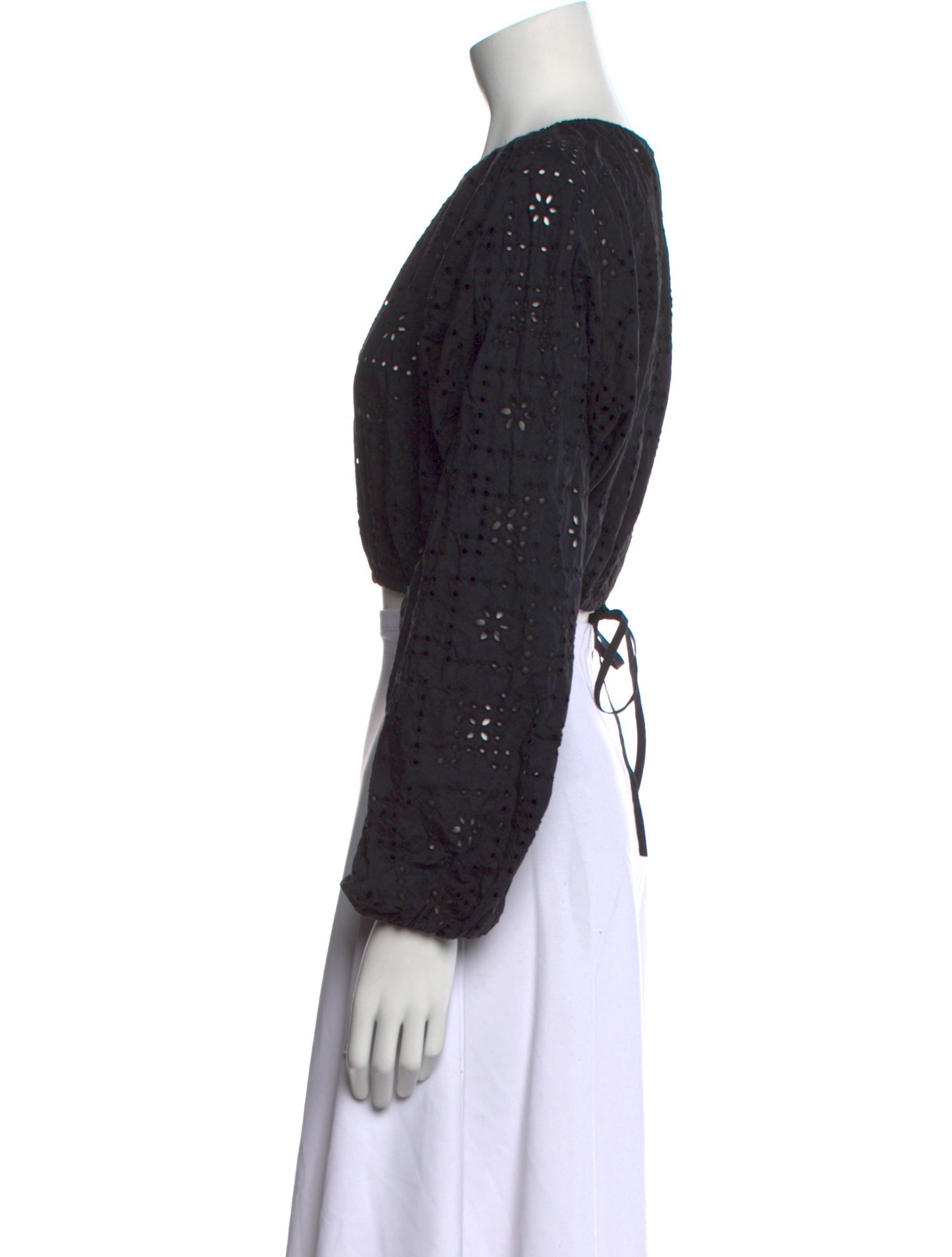 Matteau Scoop Neck Long Sleeve Crop Top