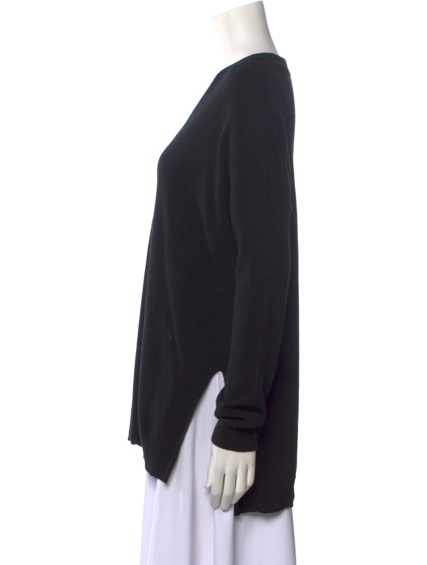 MAISON DE PAPILLON Cashmere V-Neck Sweater w/ Tags