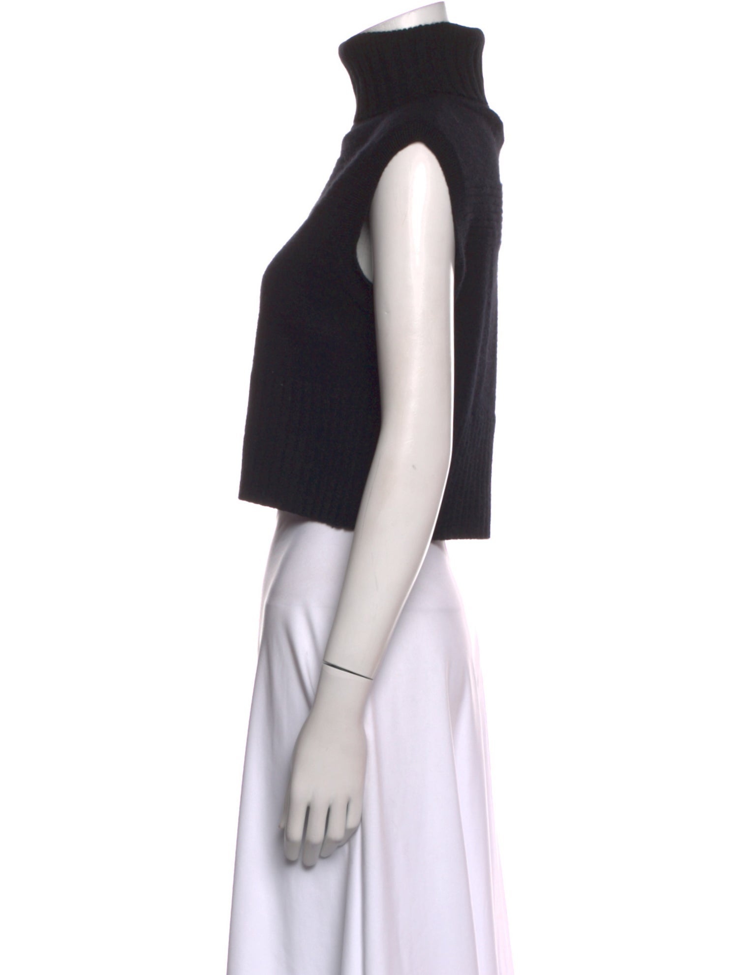 MAISON DE PAPILLON Cashmere Turtleneck Sweater