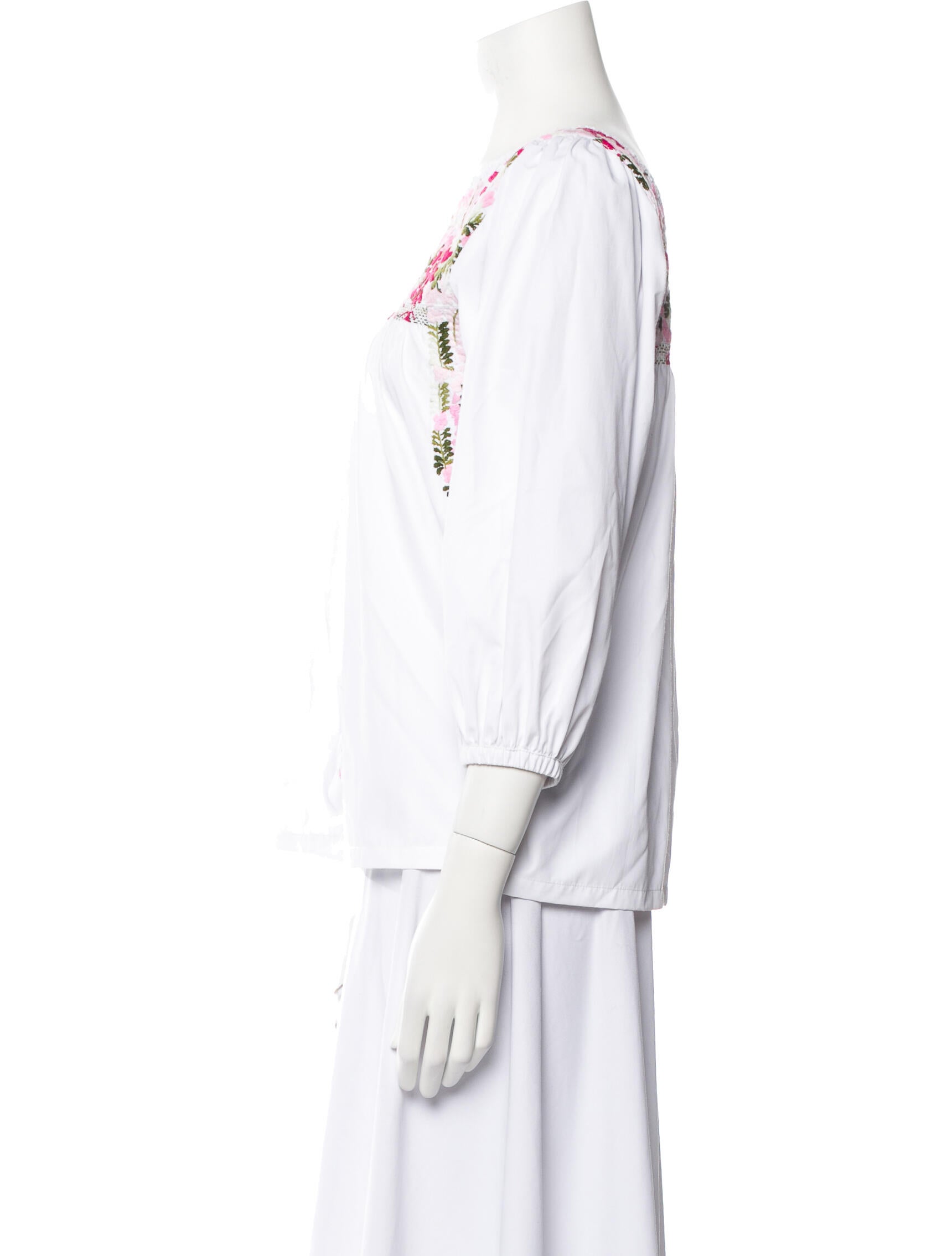 Mi Golondrina Scoop Neck Three-Quarter Sleeve Blouse