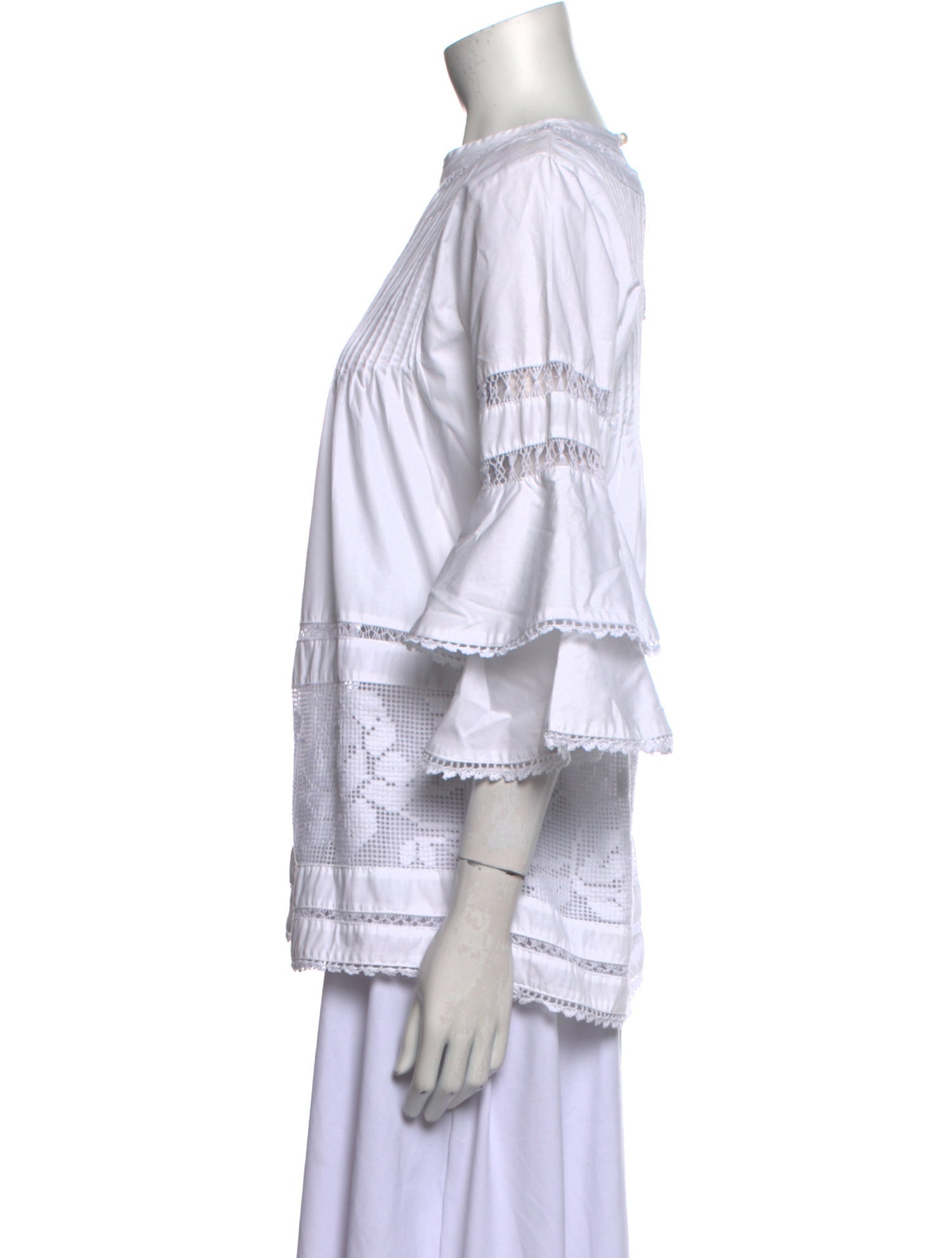 Mi Golondrina Crew Neck Three-Quarter Sleeve Blouse