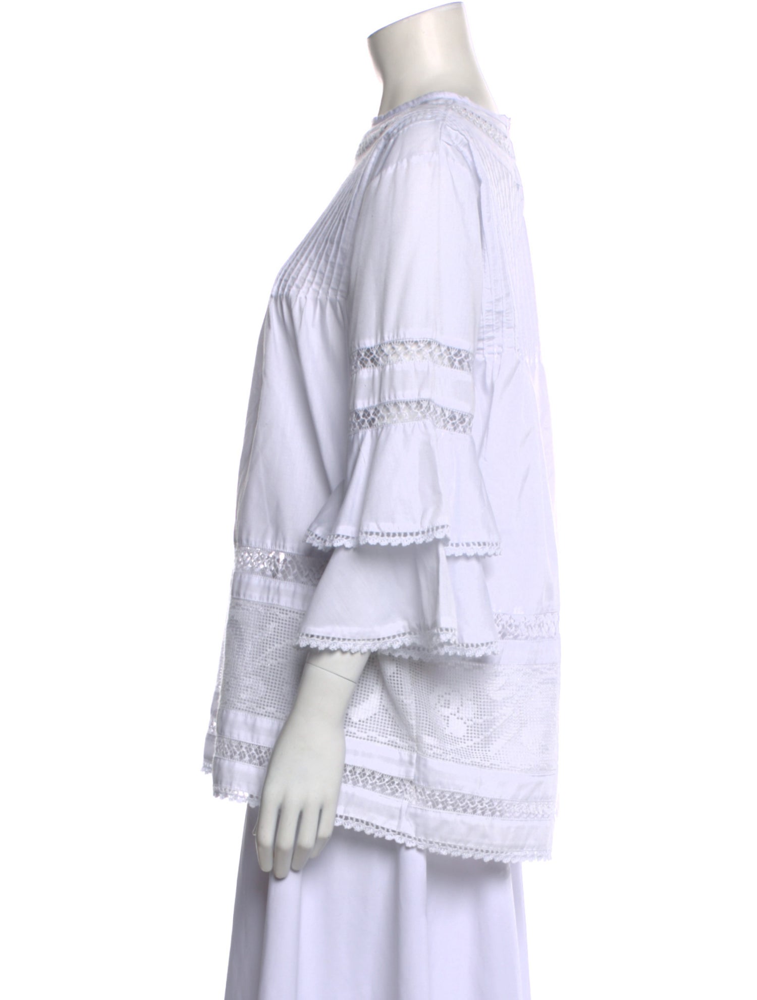 Mi Golondrina Scoop Neck Three-Quarter Sleeve Blouse