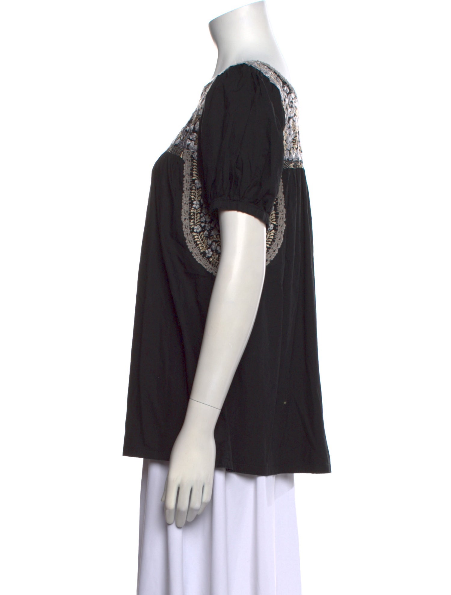 Mi Golondrina Scoop Neck Short Sleeve Top