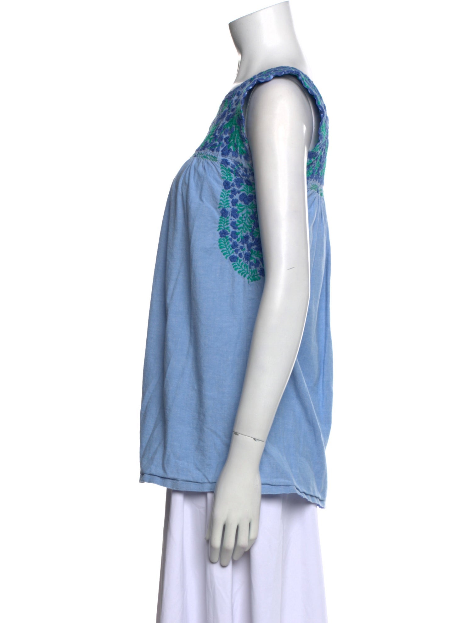 Mi Golondrina Scoop Neck Sleeveless Top