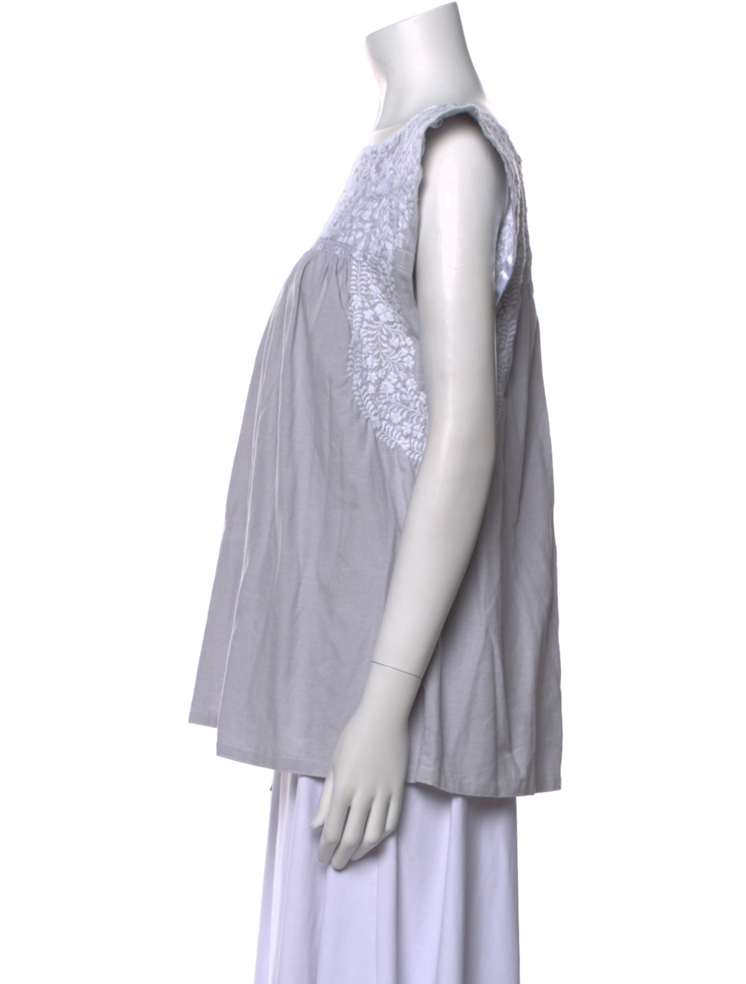 Mi Golondrina Bateau Neckline Sleeveless Blouse