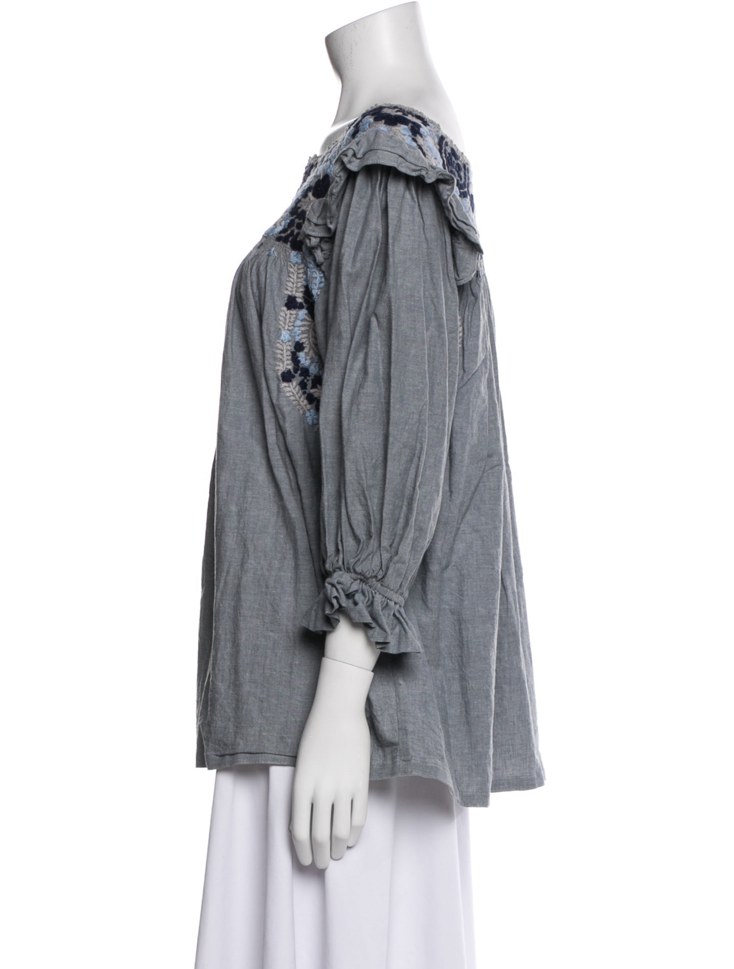 Mi Golondrina Lace Pattern Bateau Neckline Blouse