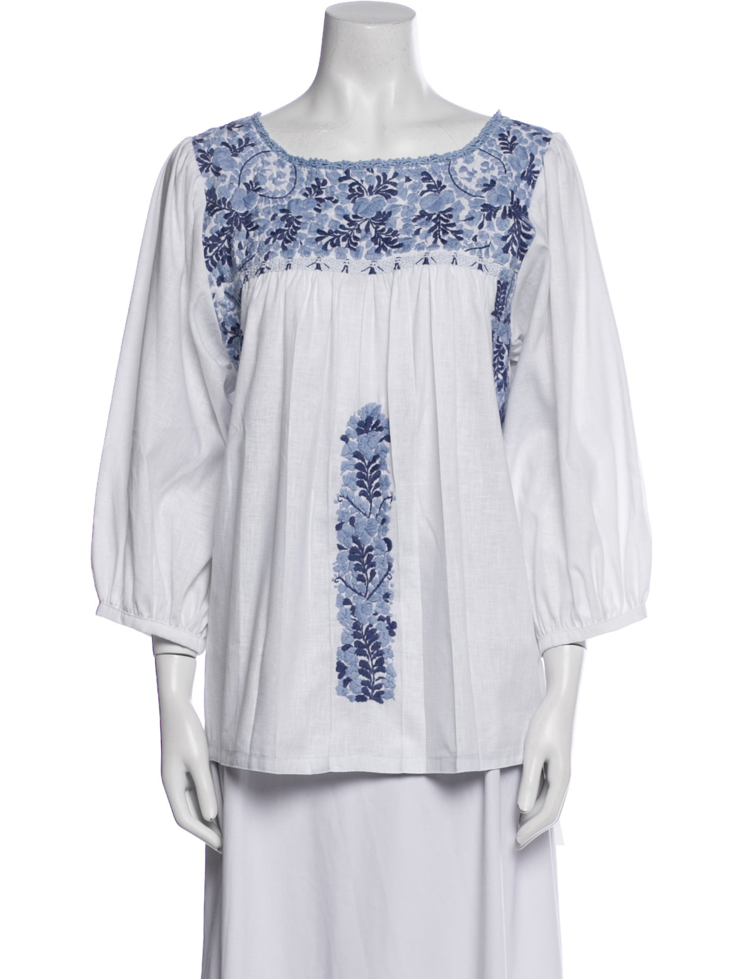 Mi Golondrina Graphic Print Scoop Neck Blouse