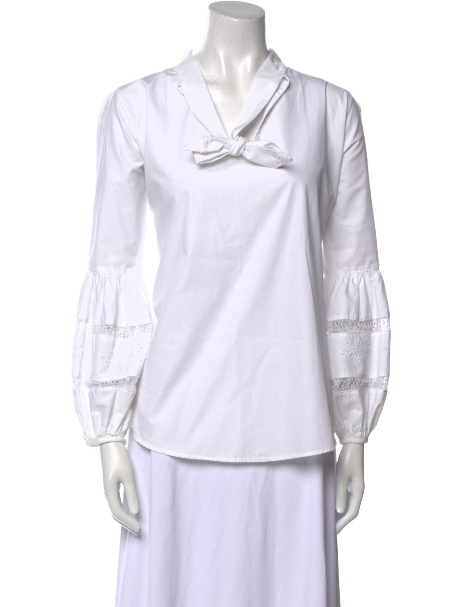 Mi Golondrina V-Neck Three-Quarter Sleeve Blouse