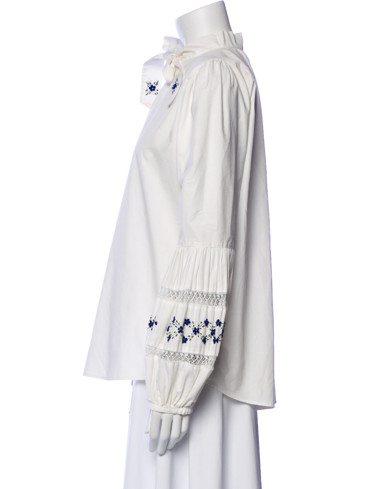 Mi Golondrina Graphic Print Tie Neck Button-Up Top