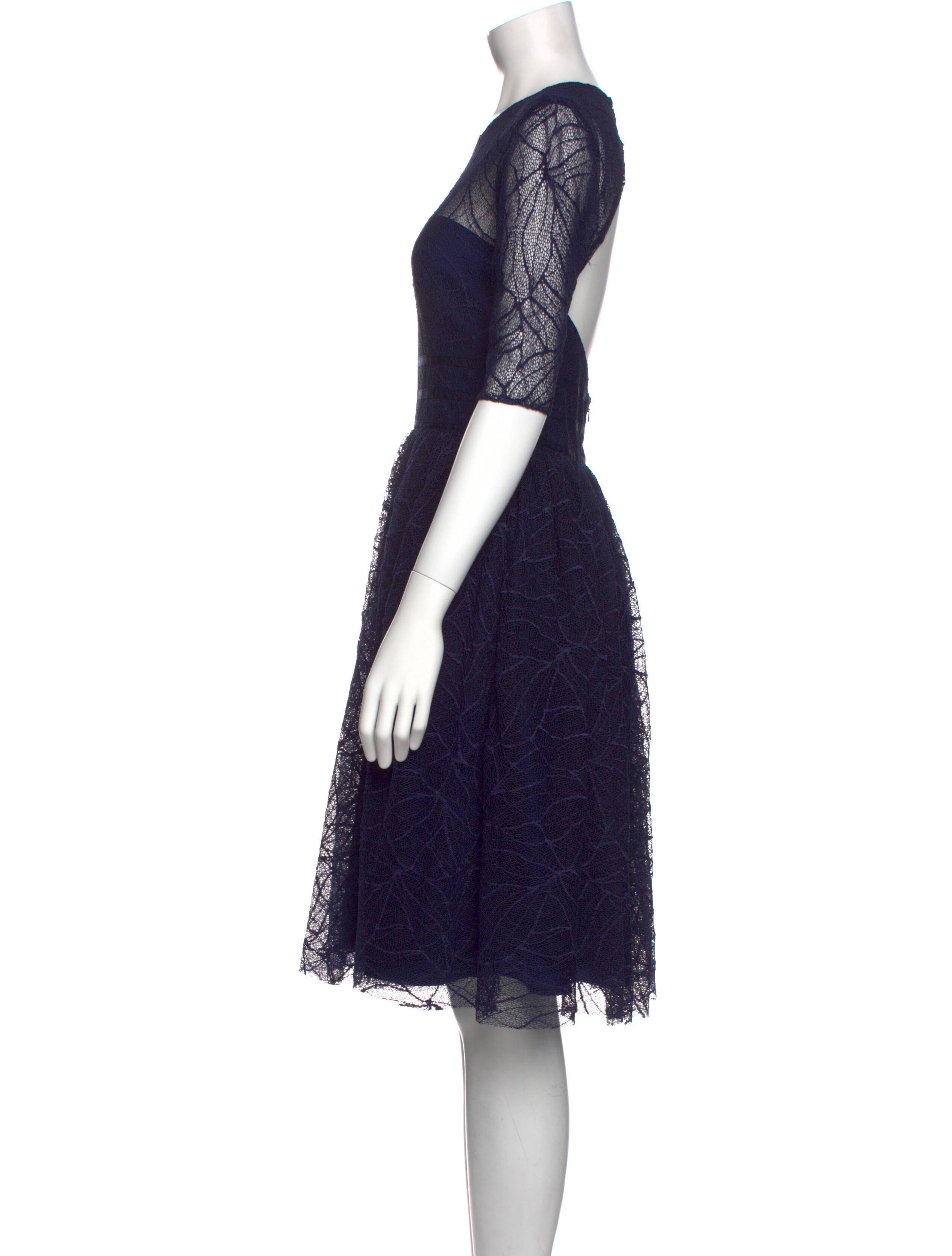 ML Monique Lhuillier Lace Pattern Knee-Length Dress - Blue Dresses, Clothing - WMLHR23029 | The RealReal ML Monique Lhuillier Lace Pattern Knee-Length Dress - Blue Dresses, Clothing - WMLHR23029 | The RealReal