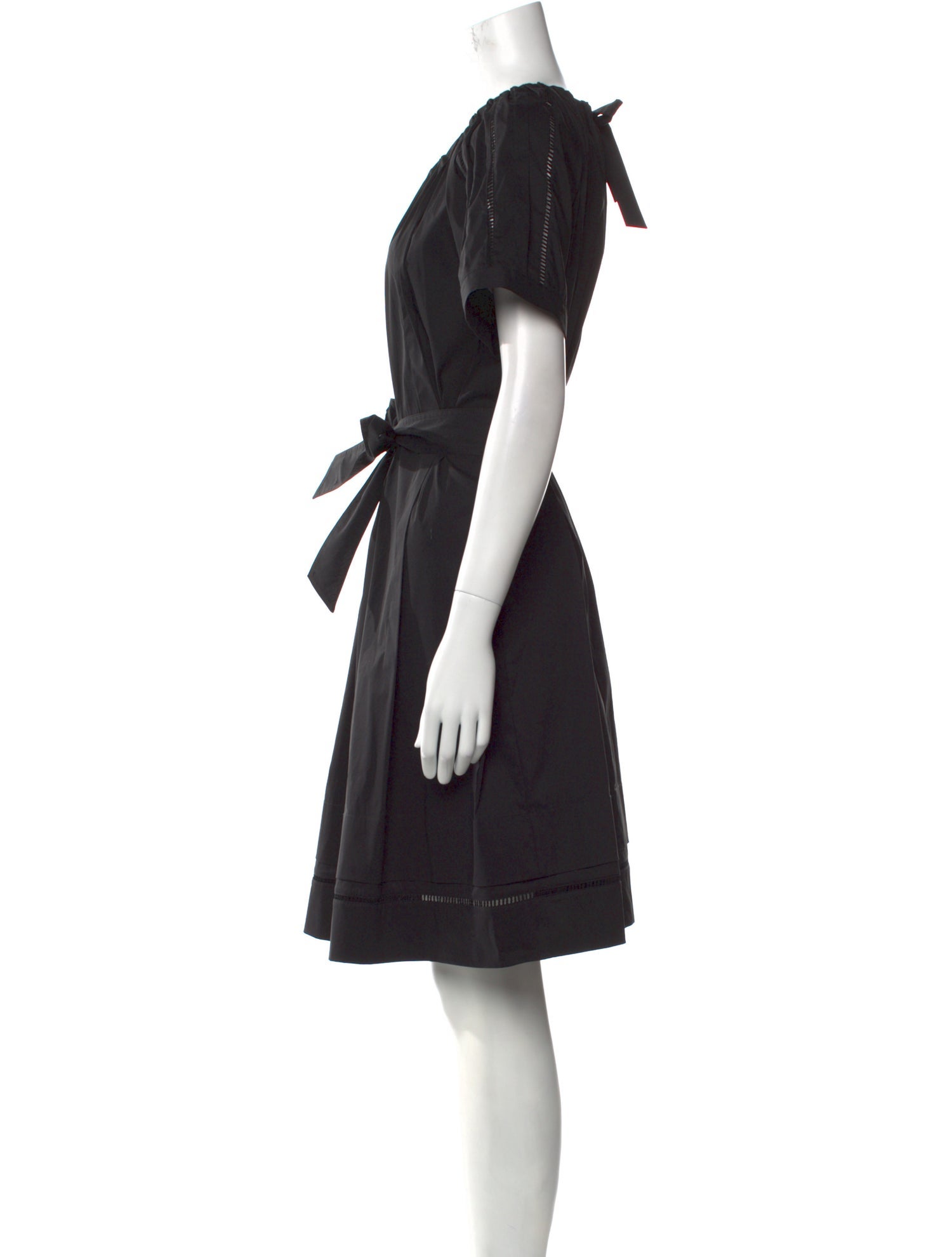 Purotatto Scoop Neck Knee-Length Dress