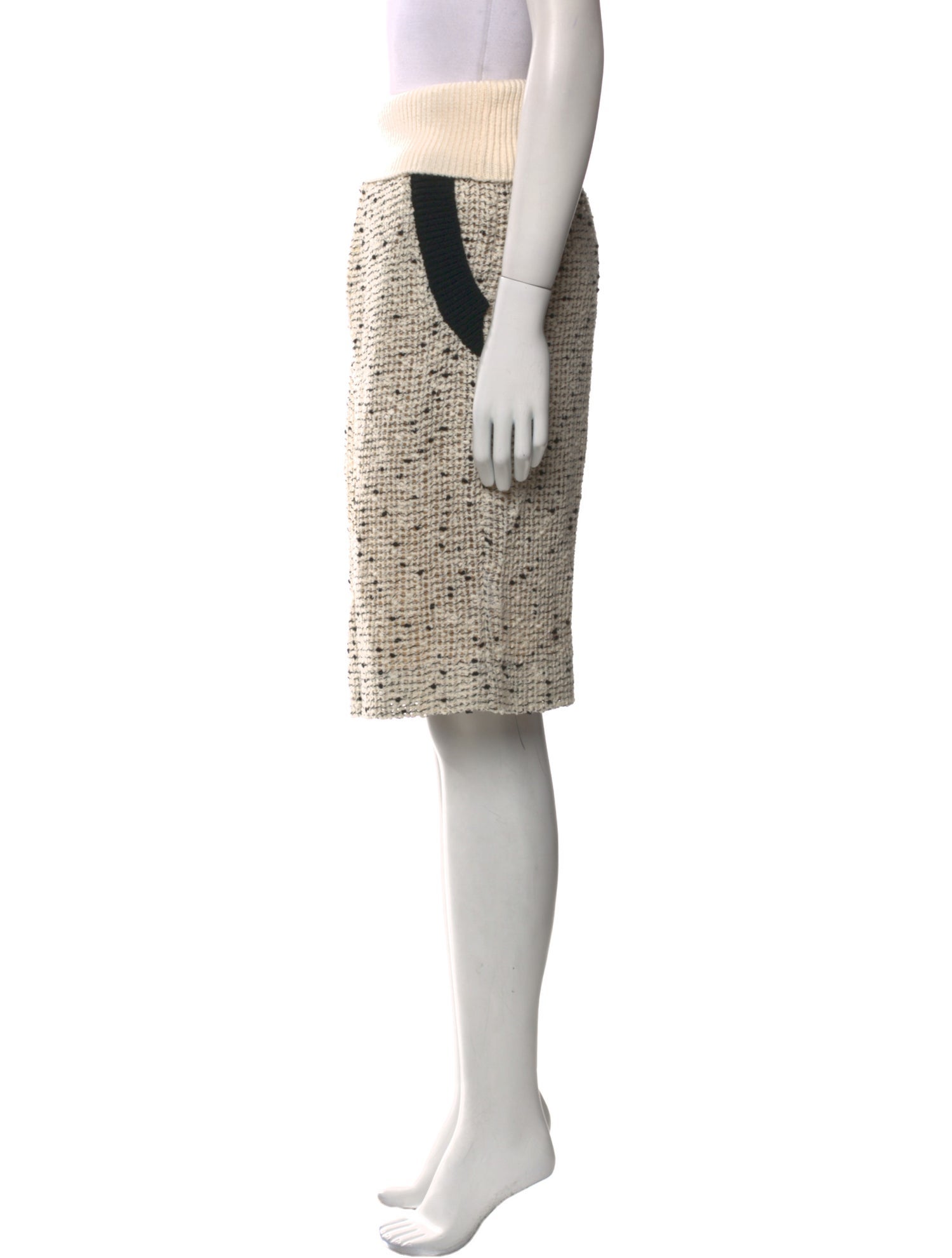 Moussy Knee-Length Shorts