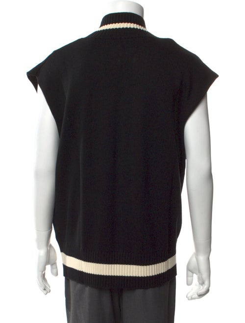 Mr. SATURDAY Graphic Print V-Neck Pullover