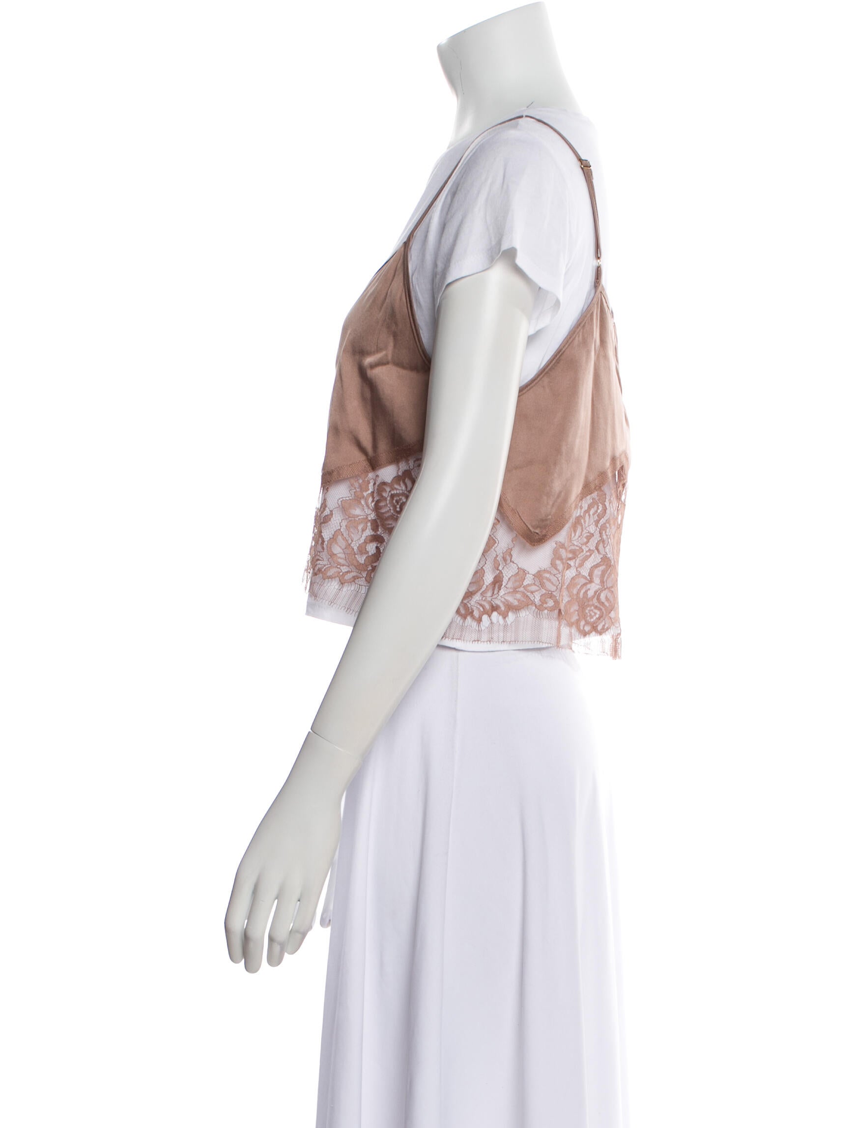 Michelle Mason V-Neck Short Sleeve Crop Top