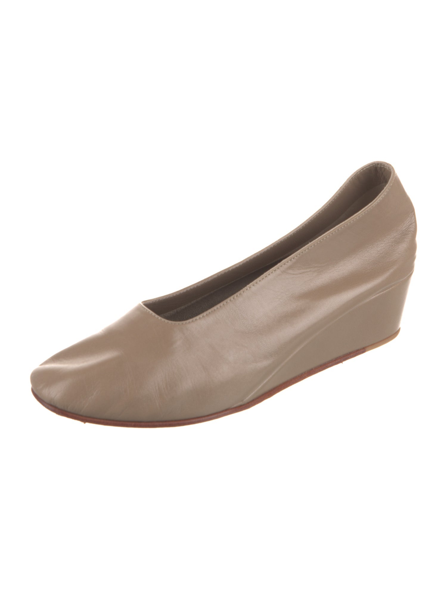 Martiniano Leather Pumps