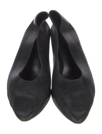 Martiniano Leather Pumps