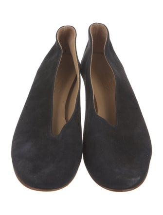 Martiniano Suede Pumps