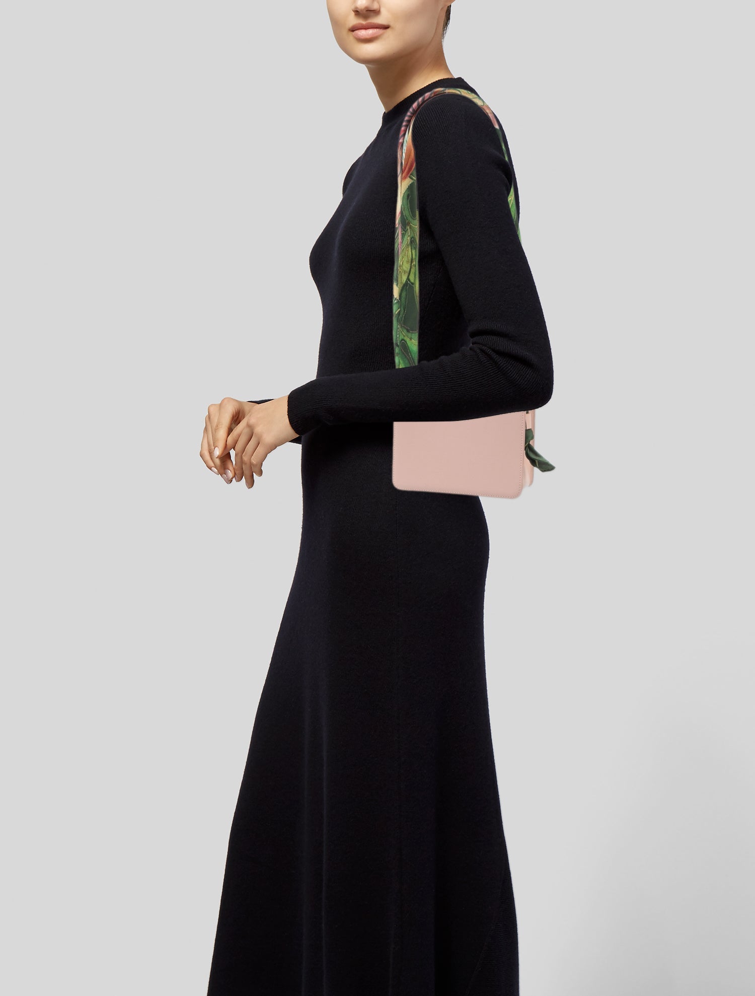 Montunas Leather Shoulder Bag