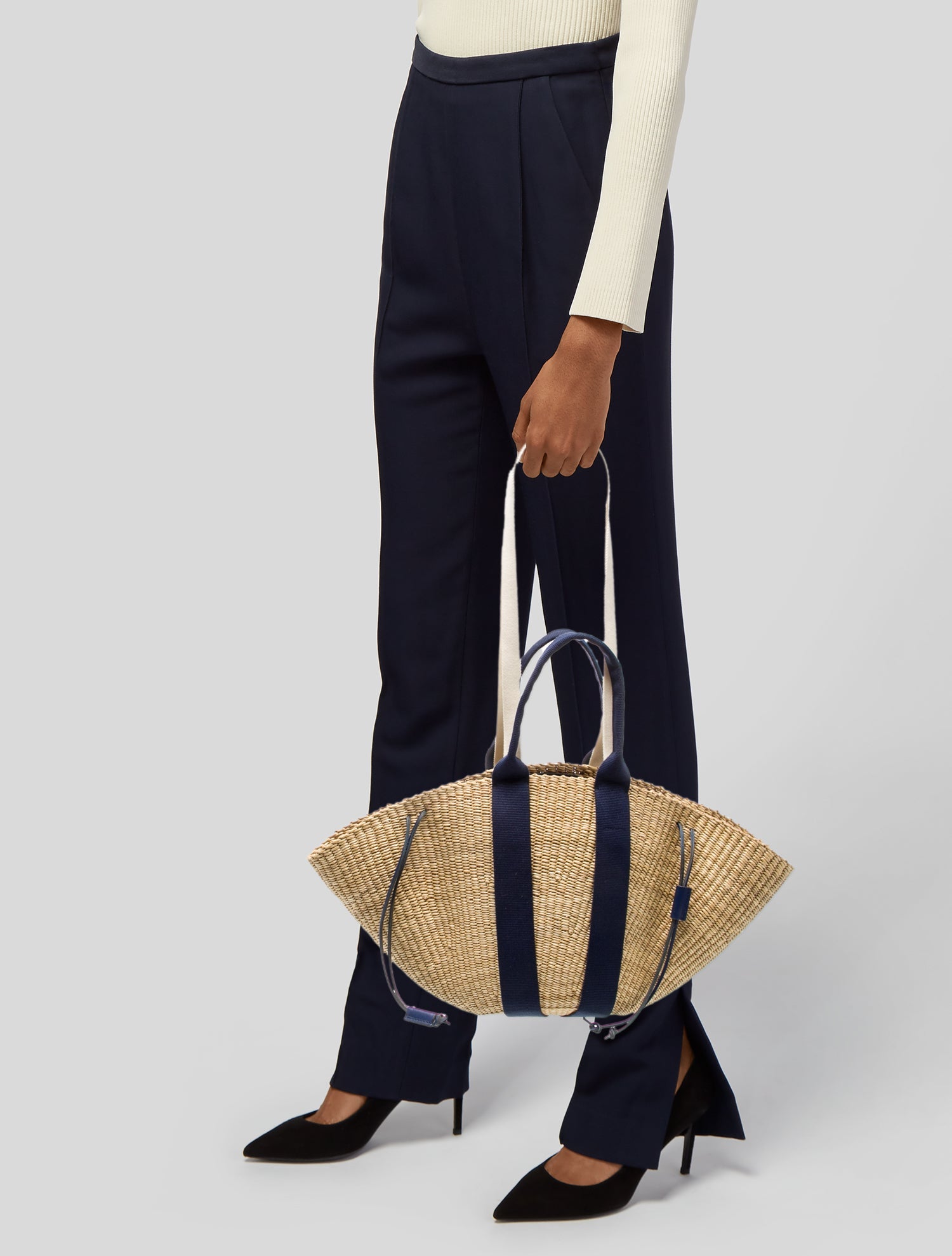 Muun Straw Bucket Bag w/ Tags