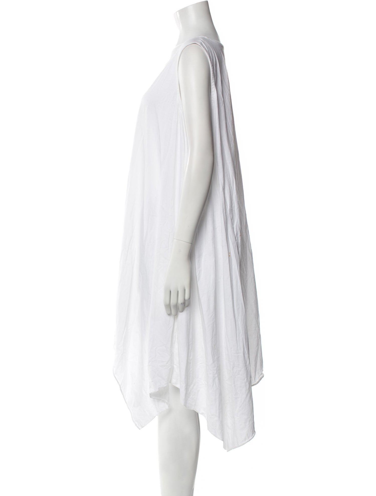 Moyuru Scoop Neck Sleeveless Top