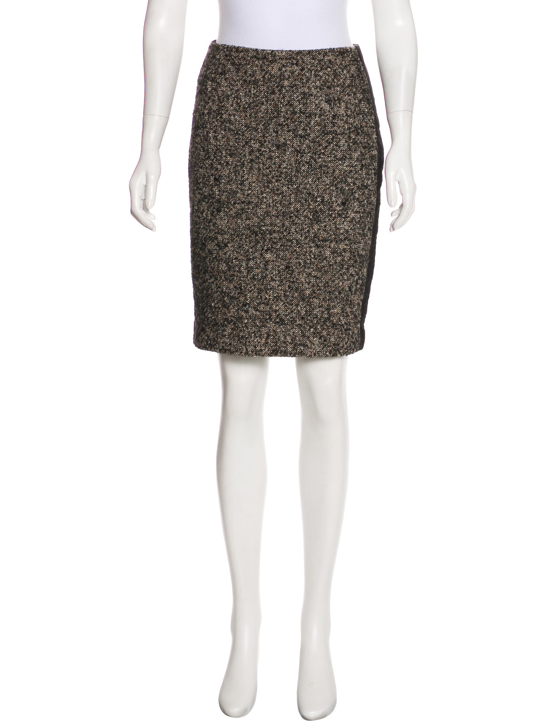 Magaschoni Tweed KneeLength Skirt Clothing WN125977 The RealReal