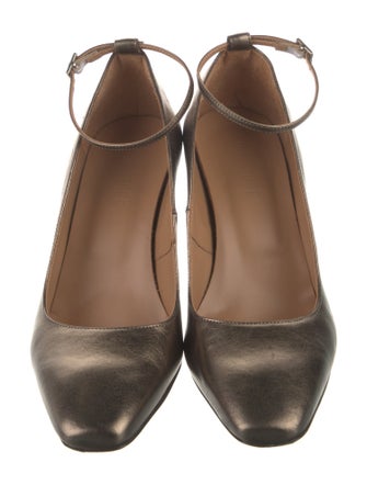 No. 6 Store Leather Pumps
