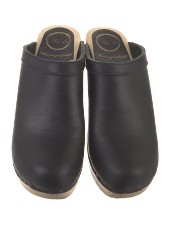 No. 6 Store Leather Slides