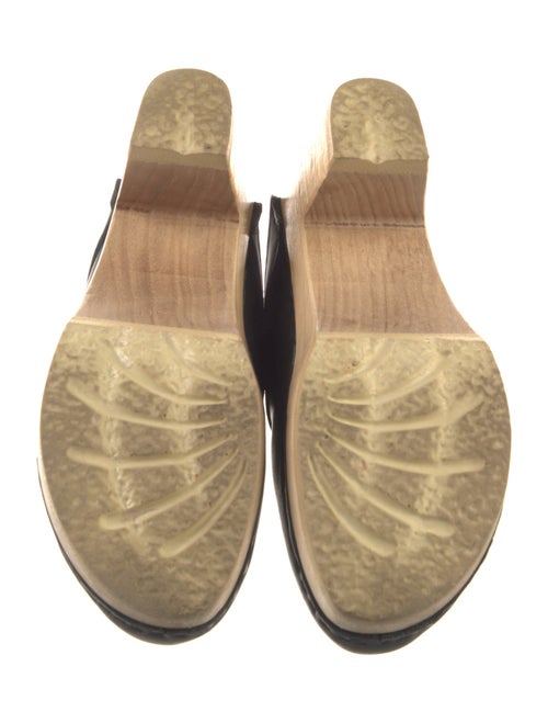 No. 6 Store Leather Slides