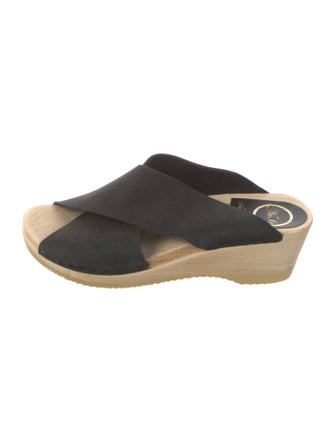 No. 6 Store Leather Slides