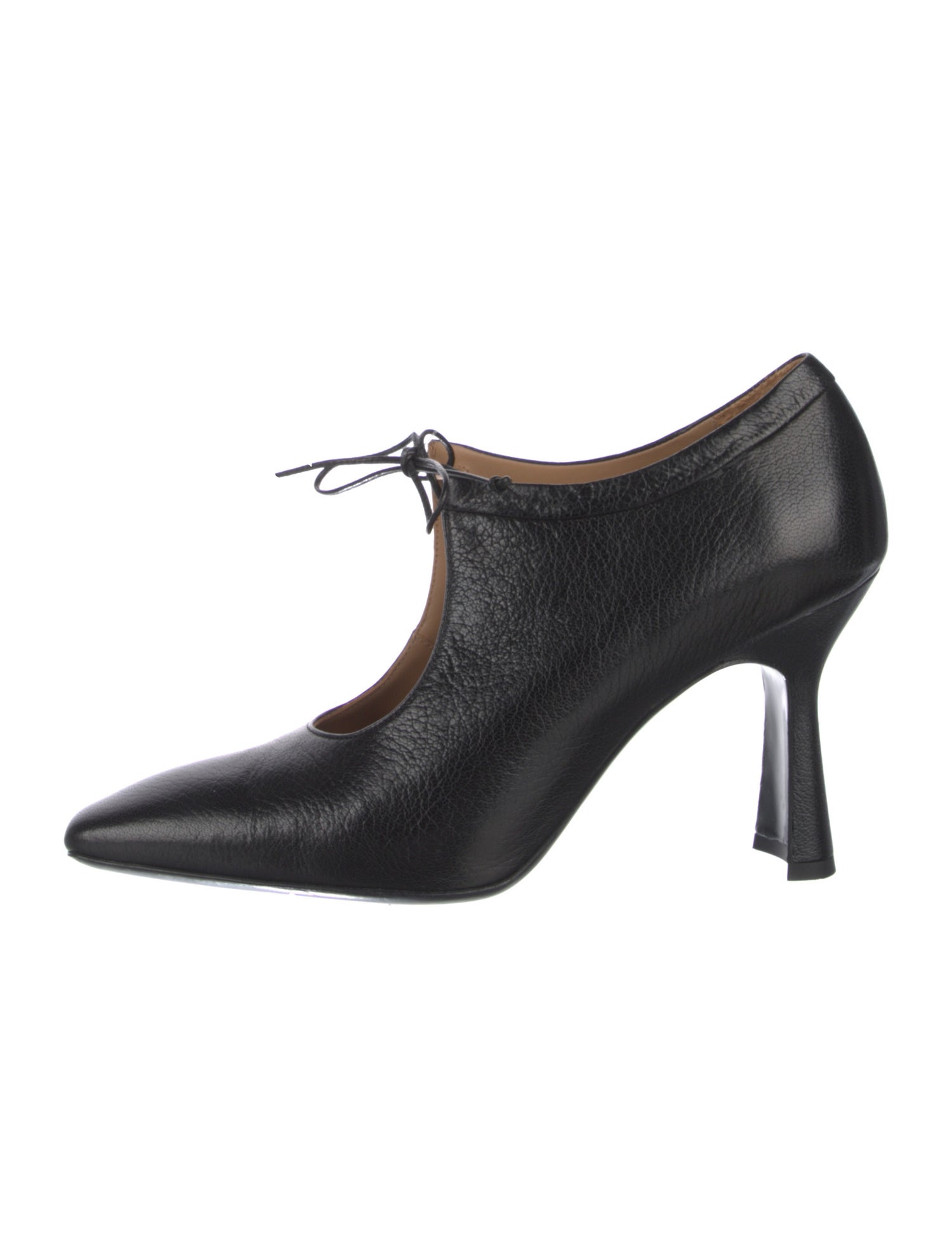 No. 6 Store Leather Pumps