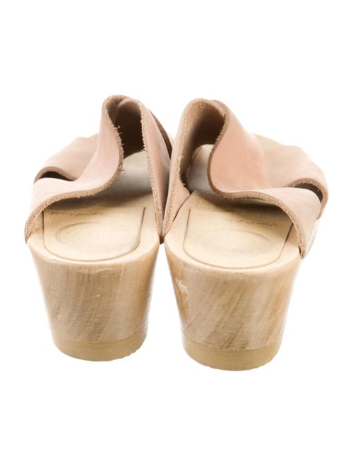 No. 6 Store Leather Slides