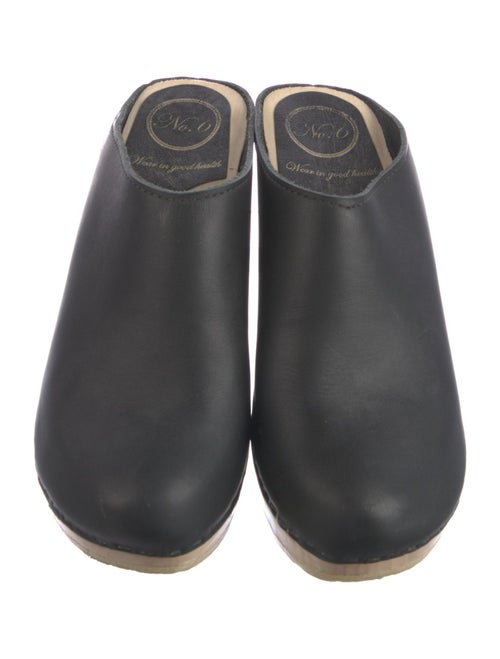 No. 6 Store Leather Slides