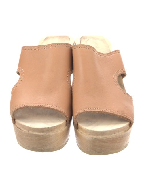 No. 6 Store Leather Slides