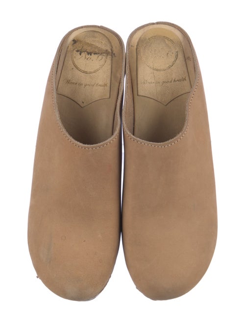 No. 6 Store Leather Slides