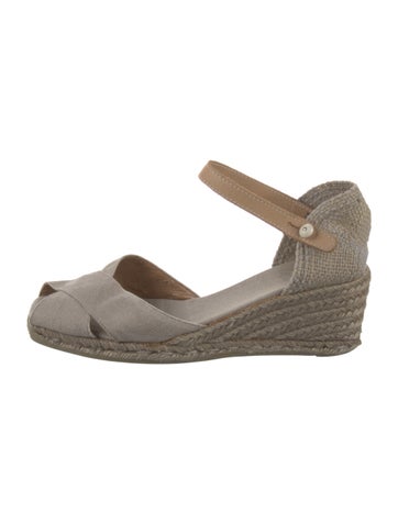 Pre-owned Castaã±er Canvas Espadrilles In Neutral