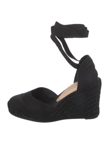 Pre-owned Castaã±er Canvas Cutout Accent D'orsay Pumps In Black