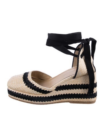 Pre-owned Castaã±er Raffia Patterned D'orsay Pumps In Blue