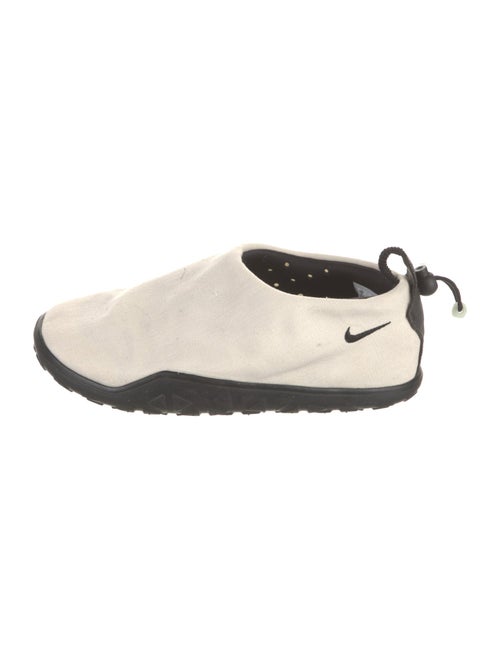 Nike ACG Canvas Embroidered Accent Flats