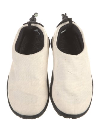 Nike ACG Canvas Embroidered Accent Flats