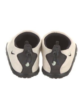 Nike ACG Canvas Embroidered Accent Flats