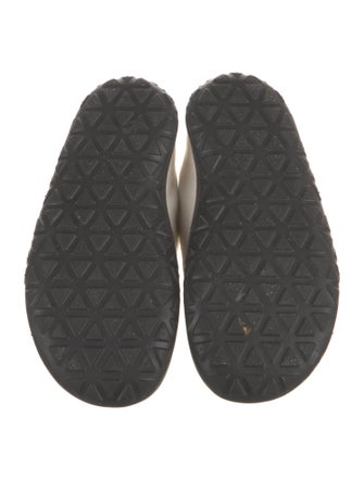 Nike ACG Canvas Embroidered Accent Flats