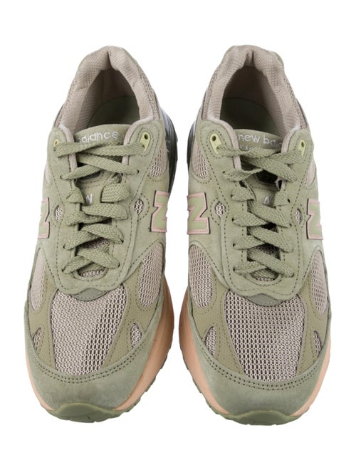 New Balance Suede Low Top Sneakers