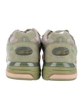 New Balance Suede Low Top Sneakers