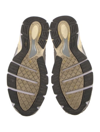 New Balance Suede Mesh Accents Sneakers