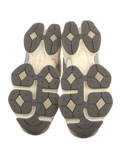 New Balance Suede Mesh Accents Athletic Sneakers