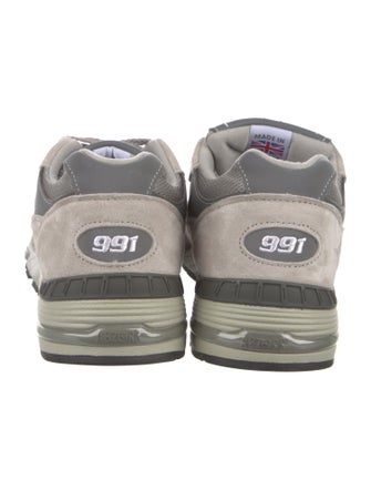 New Balance Suede Colorblock Pattern Athletic Sneakers